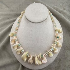 Vintage Shell Beaded Necklace Beach Summer 18