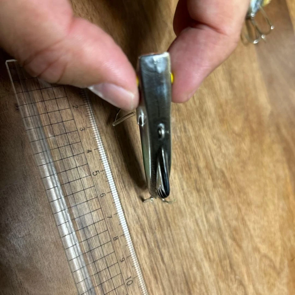 Señuelo antiguo grande Finman Silver Pearl para lubina bagre lubina usado Foto 3 de 4