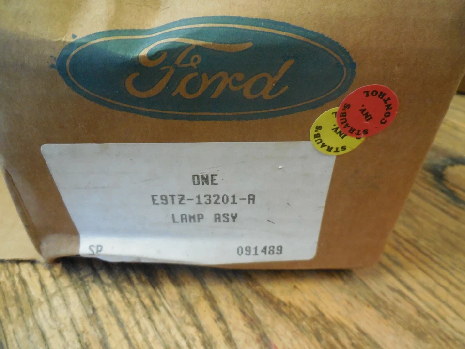 Lâmpada de estacionamento NOS 1989 1990 Ford Ranger Bronco II Asy LH E9TZ-13201-A - Imagem 3 de 3