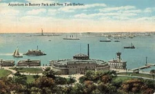 Aquarium Battery Park Harbor Ships Walkers Scene People New York VTG  P91