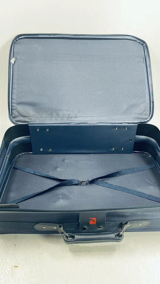 Сумка-тоут Pierre Cardin чемодан 25 дюймов длина 18 дюймов высота 8 дюймов широкие колеса - Изображение 4 из 4