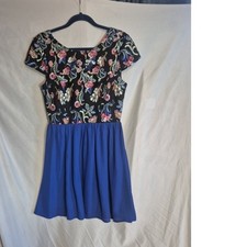 Alya  Floral Embroidered Dress Cap Sleeve Party Cocktail Medium
