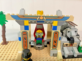 LEGO Adventurers Mummy's Tomb 5958 w/Minifigures, Vehicle, Instructions. no box