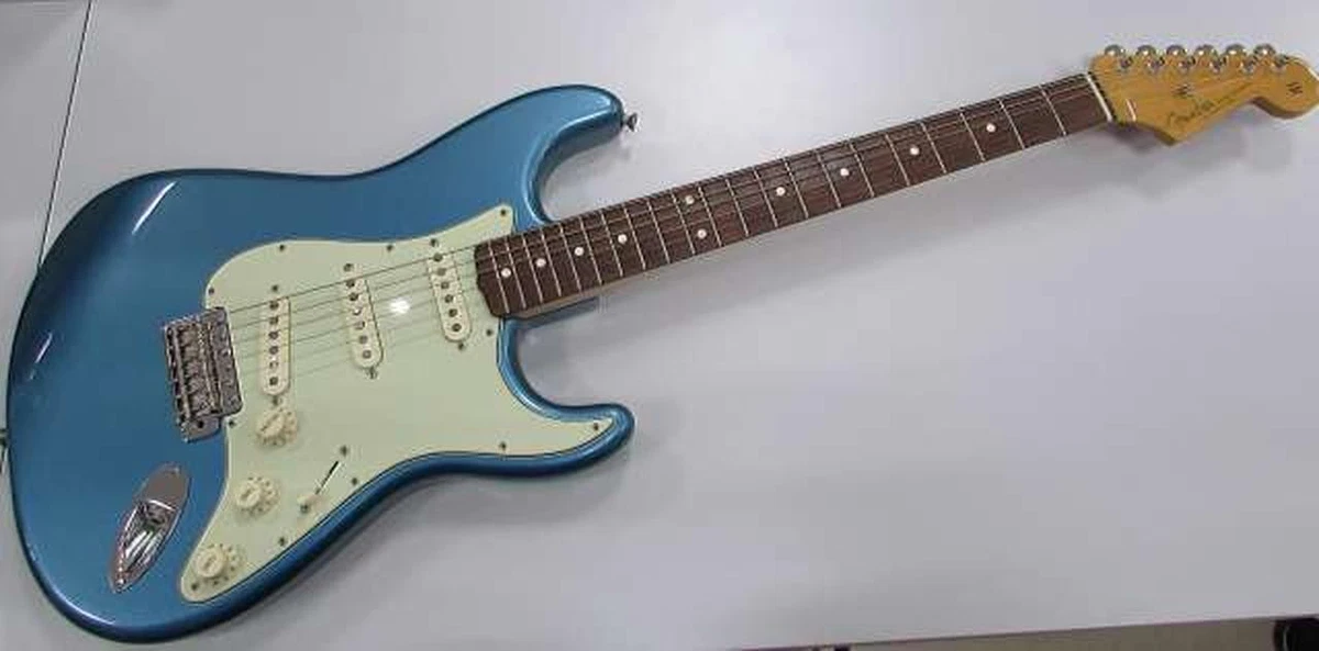 Fender Classic Series 60s Stratocaster for sale | eBay