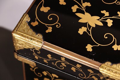 Japanese Lacquer Treasure Box Gold Floral Arabesque Maki-e W/Lock