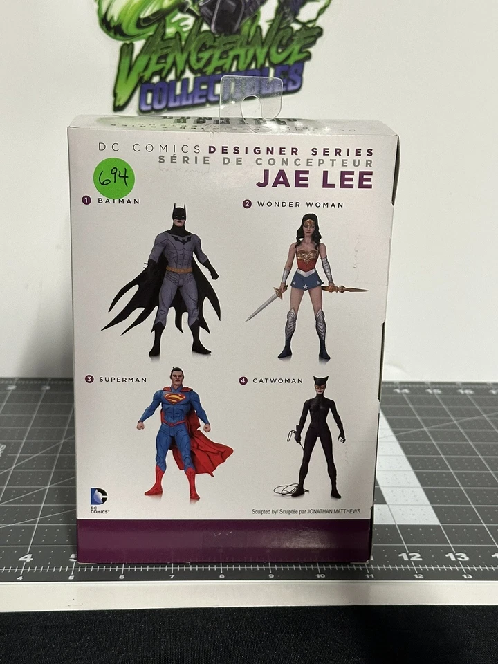 Boneco de ação DC Comics Designer Series Catwoman por Jae Lee novo na caixa DC Direct - Imagem 4 de 4