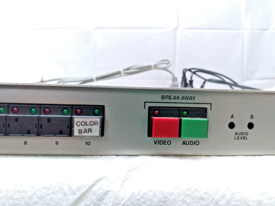 Videotek RS-10A 10x1 A/V Vertical Interval Switcher, Routing Switcher - Image 4 of 4