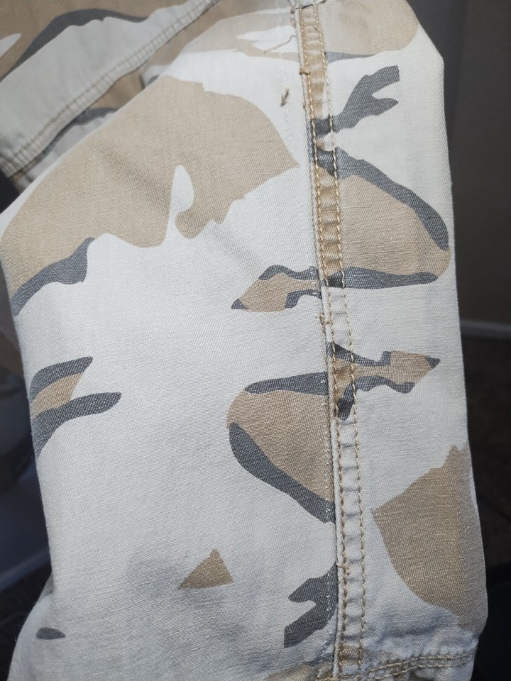 Vintage Y2K No Boundaries Cargo Pants Camo Distressed Grunge Baggy Mens