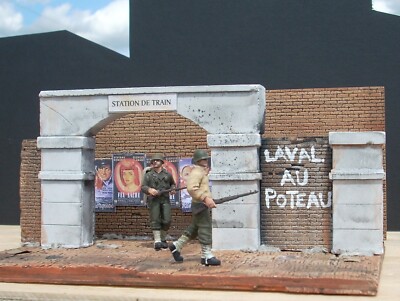 Dioramas Plus DP13 To Trains 1/35 Scale Model Kit Diorama + 60 piece detail set