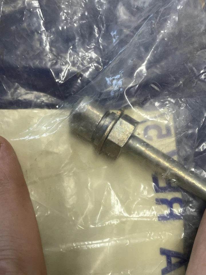 Ford Original NOS Pass. Manguera de freno hidráulica trasera derecha 3F2Z-2282-CB / Windstar Foto 4 de 4