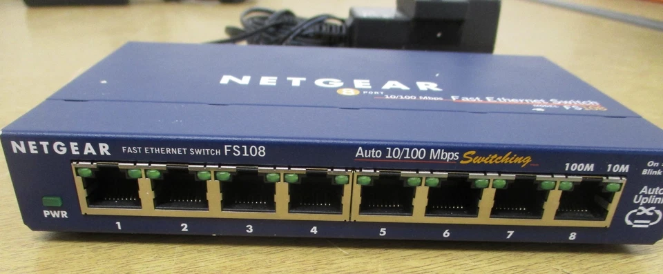 Netgear FS108 8-port Fast Ethernet Switch - ref 5402 - Image 3 of 4
