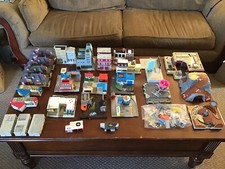 29 Used Galoob Micro Machines Play set Lot Firehouse , City Scenes, Accessories