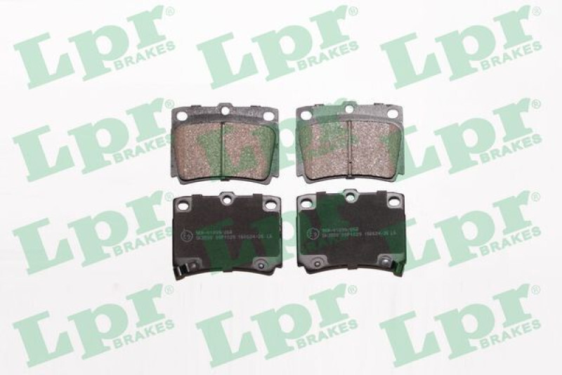Plaquettes frein arrière MR389575 pour Mitsubishi Pajero II en montagne
