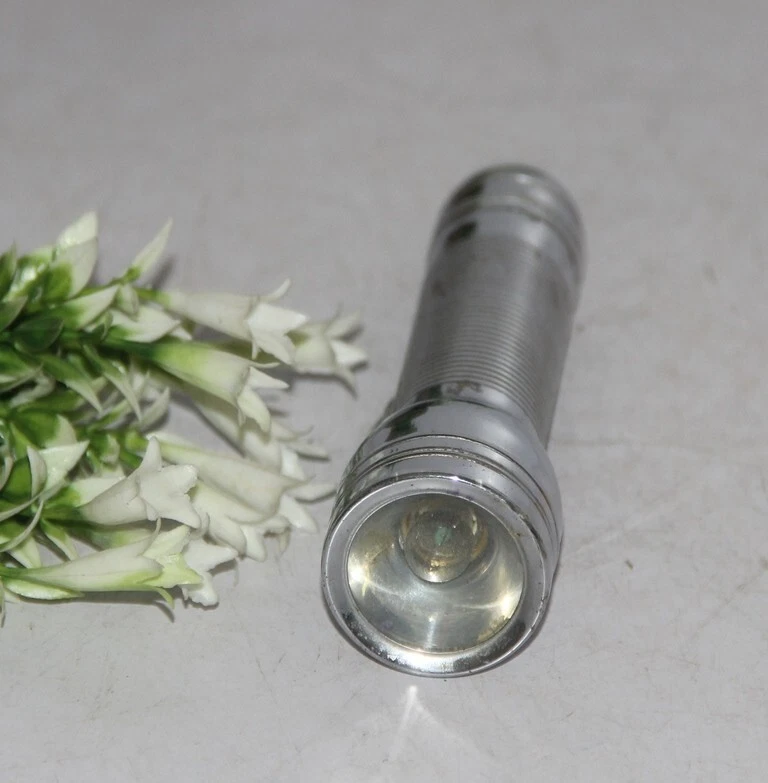 Metal Flashlight White Elephant Battery Yellow Light Silver Torch,Shanghai China - Image 3 of 4