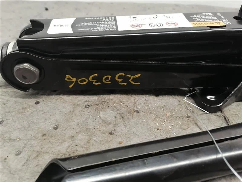 2013 2014 2015 2016 2017 2018 2019 2020 2021 ENCORE Jack and Tools 1164751 Foto 2 de 4