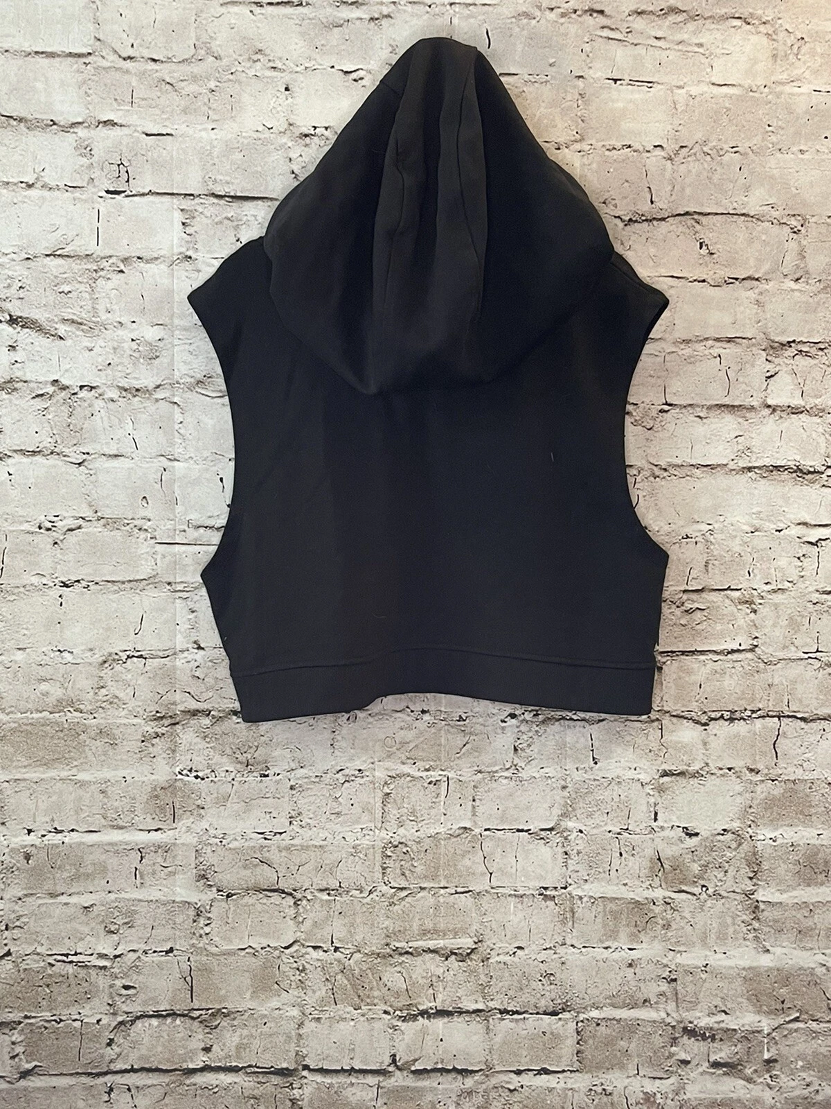 VETEMENTS OFFERTA Beyonce Ivy Park felpa con cappuccio nera cropped streetwear senza maniche MEDIA