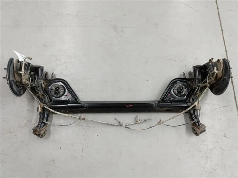 Rear Subframe Axle Beam Knuckle Assembly NISSAN LEAF 2011 2012 11 12 Foto 2 de 4