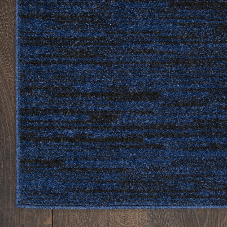 Alfombra de corredor Nourison Essentials sólida contemporánea azul medianoche, 2'2" x 10' Foto 4 de 4