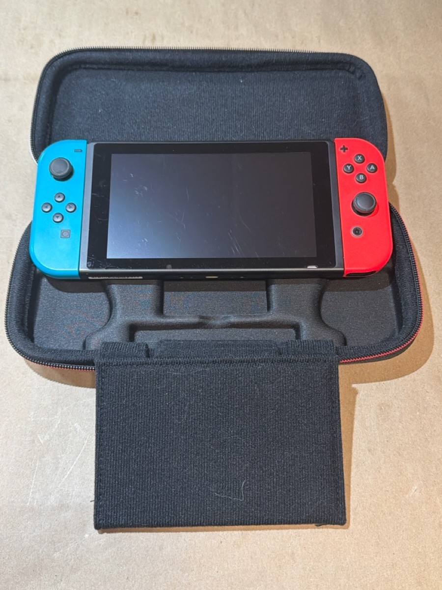 NINTENDO SWITCH HANDHELD - HAC-001 GAME CONSOLE NO CHARGER (B33004144)