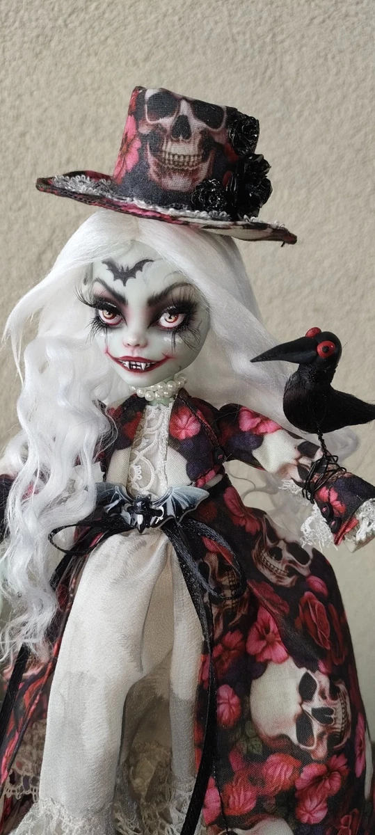 Muñeca de artista única Ravenna Bloodwin alta gótica hecha a mano