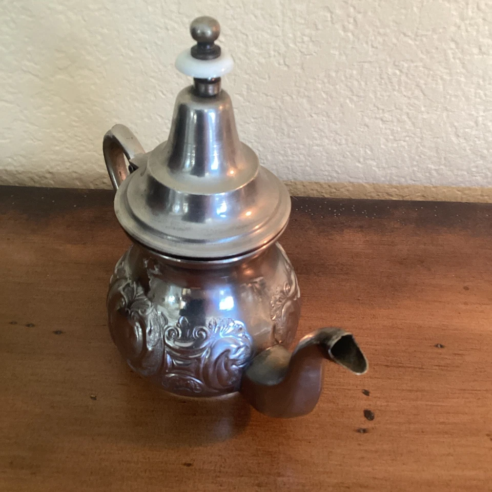 Tetera árabe de metal ornamentado, 7 pulgadas de alto, #25 Foto 2 de 4