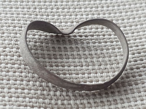 Post Medieval copper alloy ring damaged/bent in age Please read description L77g