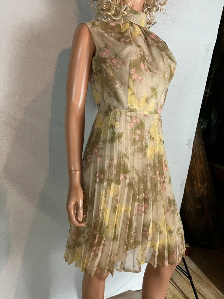 Винтажный Vestebene платье со складками бежевый цветочный розовый желтый воротник с подкладкой Италии M - Изображение 4 из 4