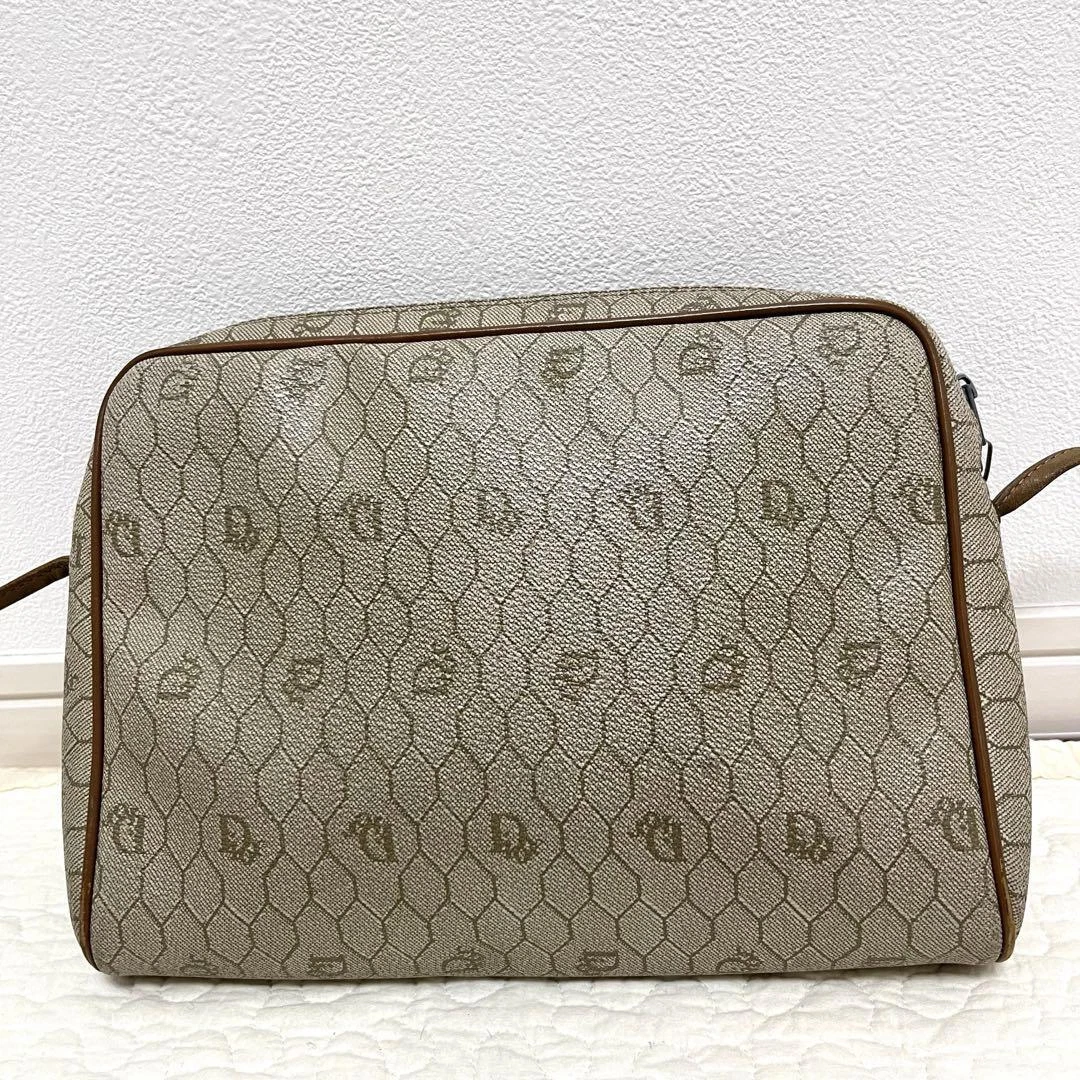 Sac bandoulière Christian Dior pochette motif nid d'abeille logo CD 10,6 pouces