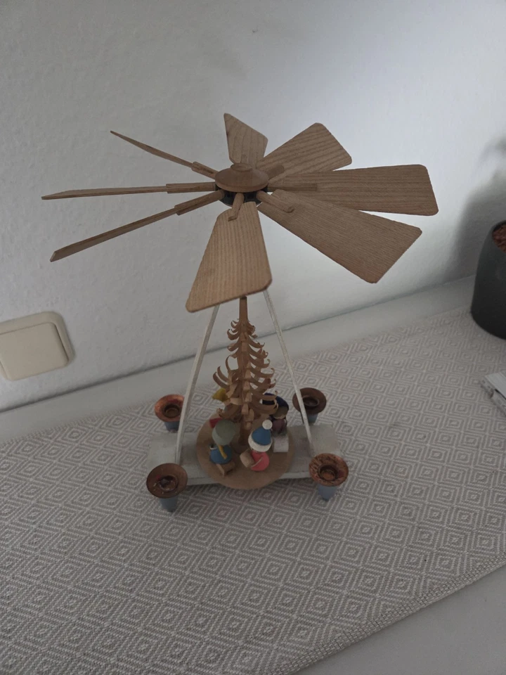 Pyramide Holz Erzgebirge Original Expertic DDR Kinder im Schnee Handarbeit - Bild 2 von 4