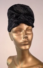 ART DECO FLAPPER 1920 S BLACK SATIN CLOCHE HAT W LARGE FAN FRONT