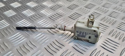 VW PASSAT B7 ALLTRACK 365 Motor für Tankdeckelverriegelung 3B0810773A 31069705