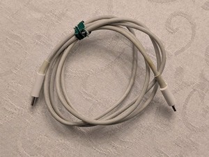 Genuine Apple MUQ93AM/A USB-C to Lightning 1m/3ft Charging Cable - White