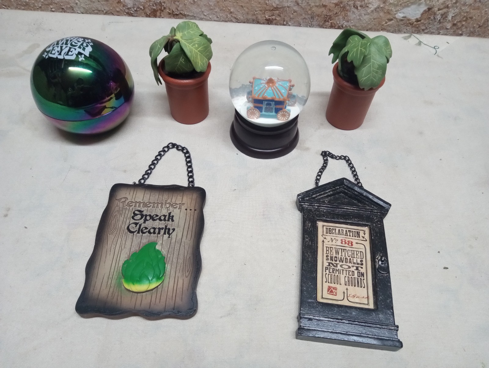 Harry Potter collectible lot, wizarding world trunk Snow globe, wall hangers ++