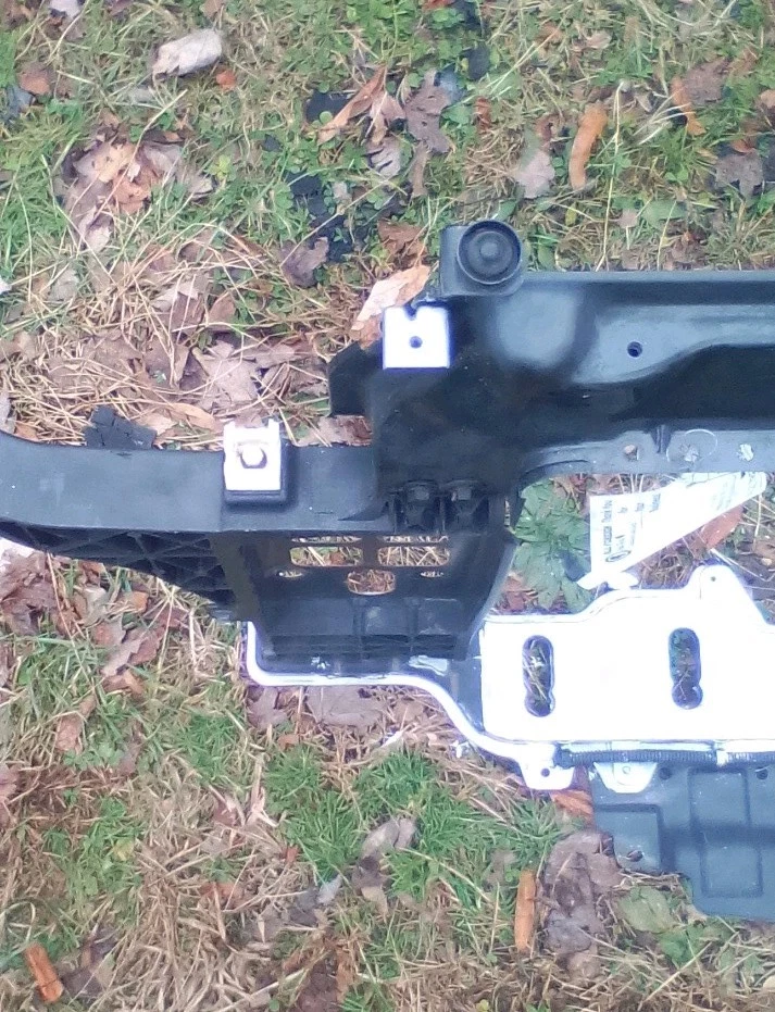 В ОТЛИЧНОМ СОСТОЯНИИ OEM 2012-2013 Hyundai Veloster 1,6 л радиатор основная поддержка 64101-2V010 - Изображение 4 из 4