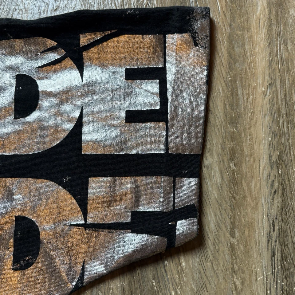 Camiseta Oakland LA Raiders Estampado Completo AOP Negra/Plateada Magic Johnson Grande Foto 2 de 4