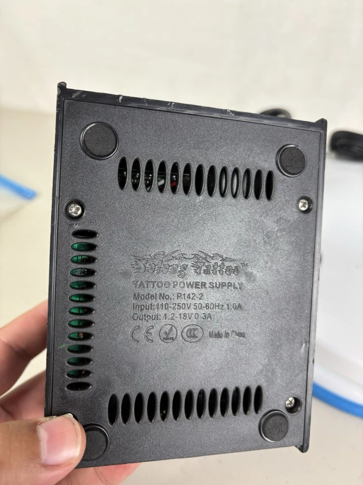 Fuente de alimentación digital para tatuajes Solong pantalla LCD P142-2 Foto 3 de 4