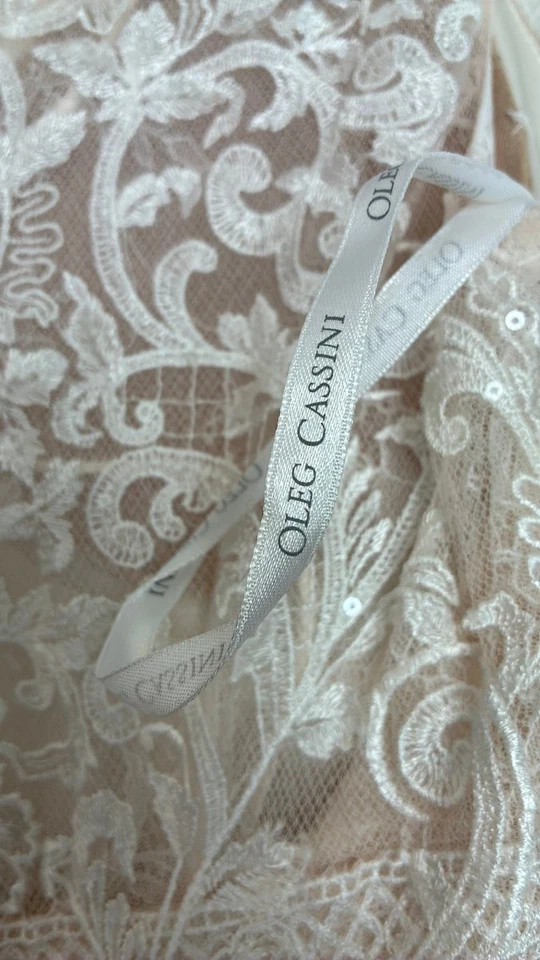 Vestido de novia de encaje Foto 4 de 4