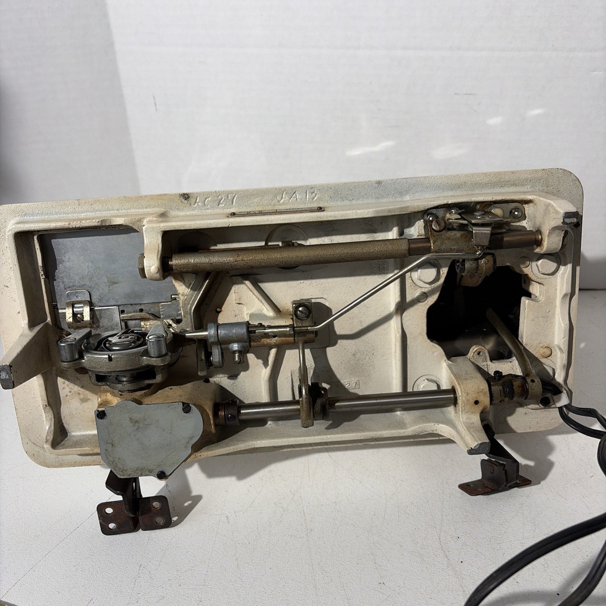 Vintage Heavy Duty 1970 Dial n Sew Sewing Machine Model 916 with