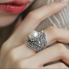 Retro Relief Tang Grass Pattern Shield Ring Silver Ring Adjustable Pearl Jewelry