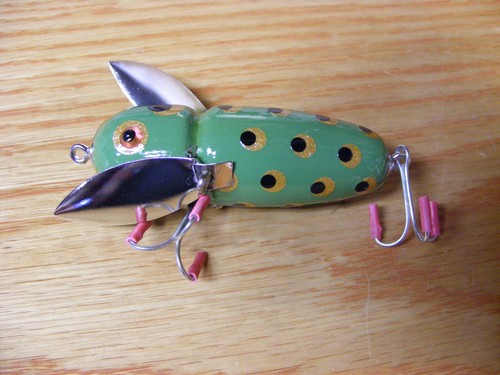 Beautiful Contemporary C Hines Heddon Style Crazy Crawler in Leaf Green Frog - Picture 5 of 7
