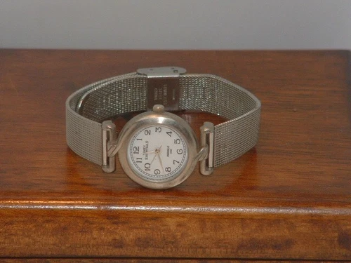 Pre-Owned Women’s Vintage Timex Mesh Band Analog Watch