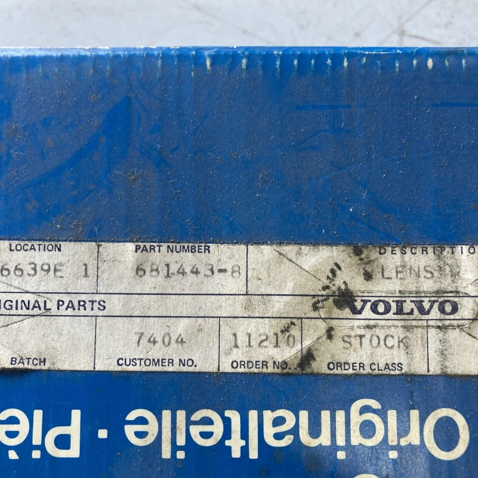 Volvo 145 1969 lente de luz trasera derecha nueva Hella rojo y blanco sin naranja 681443 Foto 2 de 4