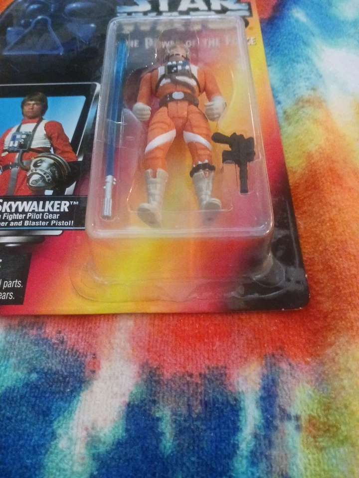 Figura de acción Star Wars El poder de la fuerza Luke Skywalker sellada. Foto 3 de 4