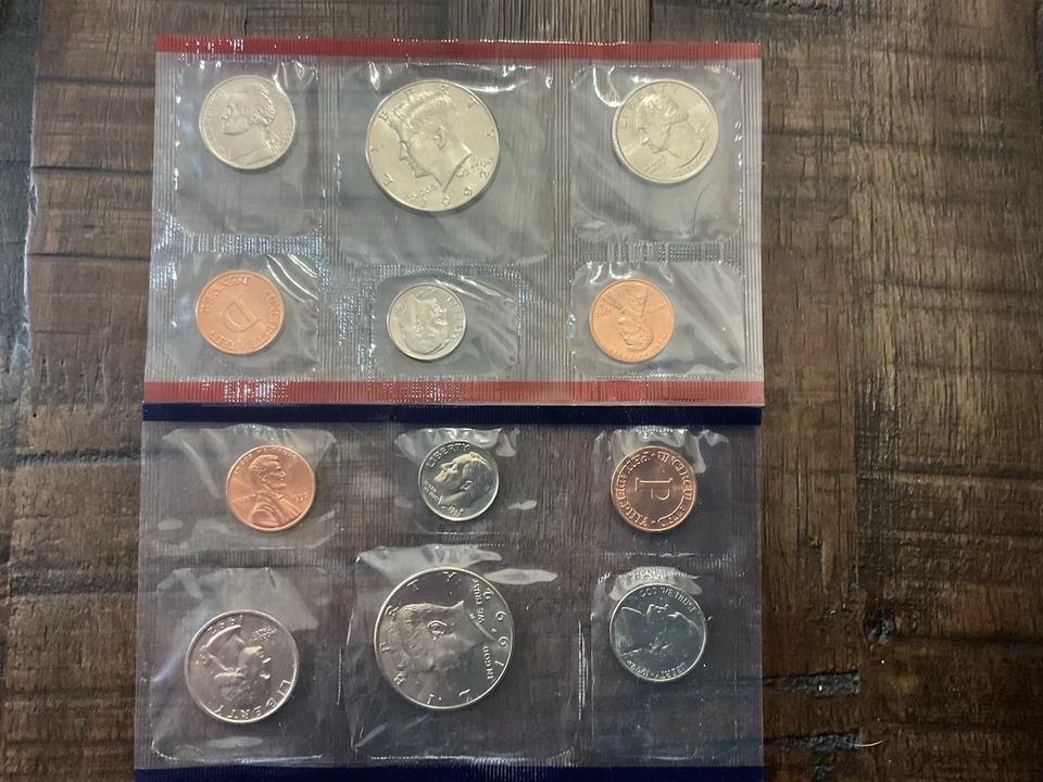 1992 United States Mint Uncirculated Coin Set Philadelphia Denver W/OGP - Image 2 of 2