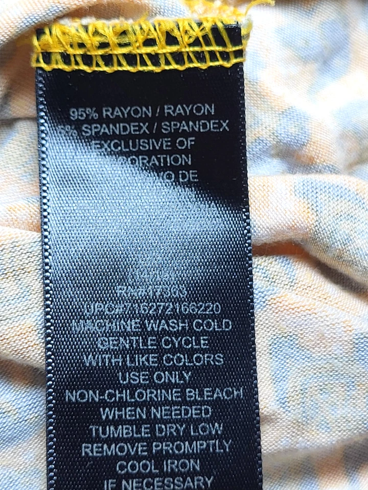 Top de pijama con estampado de elefante naranja Layla manga frontal a presión talla grande salón Foto 4 de 4