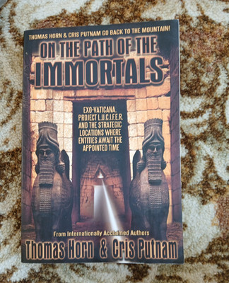 On the Path of the Immortals Thomas Horn & Cris Putnam PB Defender 1999 Illus