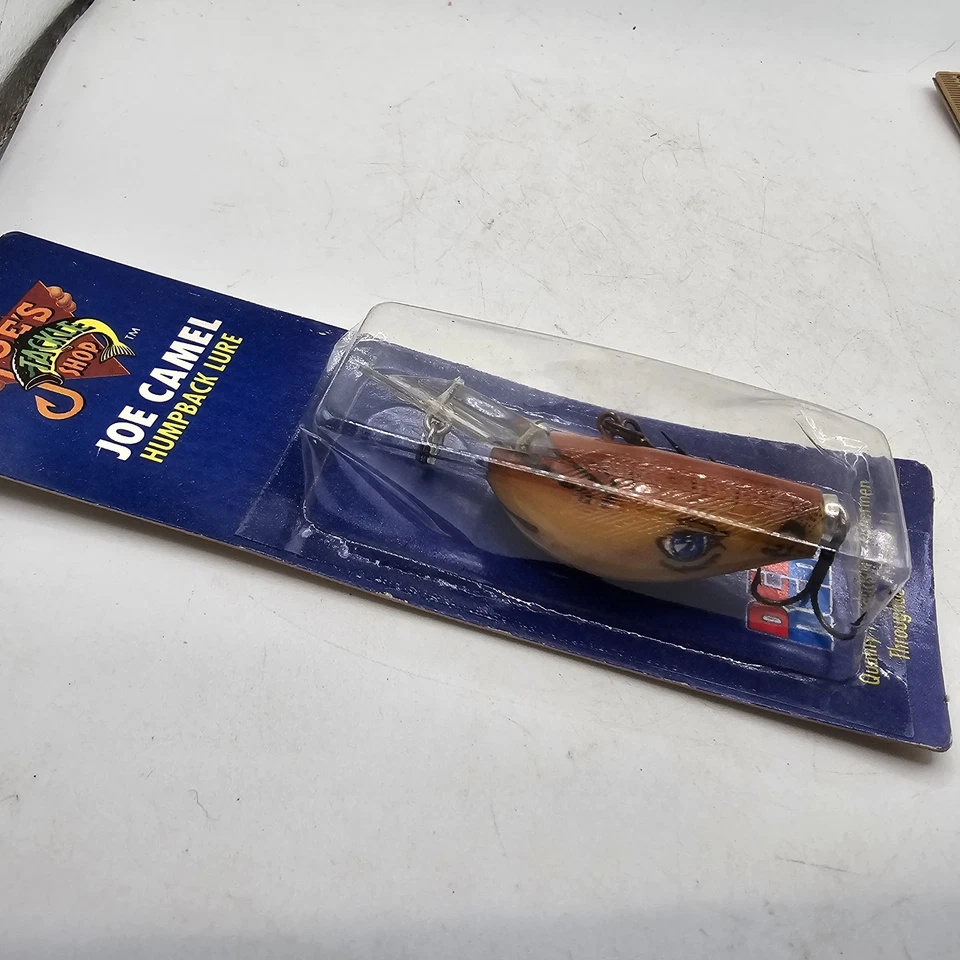 Señuelo de pesca Rebel Joe camel jorobado Topwater nuevo de colección Tackleshop Foto 3 de 4