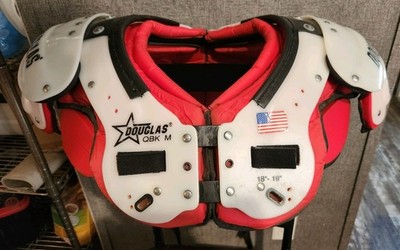 Douglas Custom Pro QBK DB Football Shoulder Pads Size Medium 18-19 Color Red 
