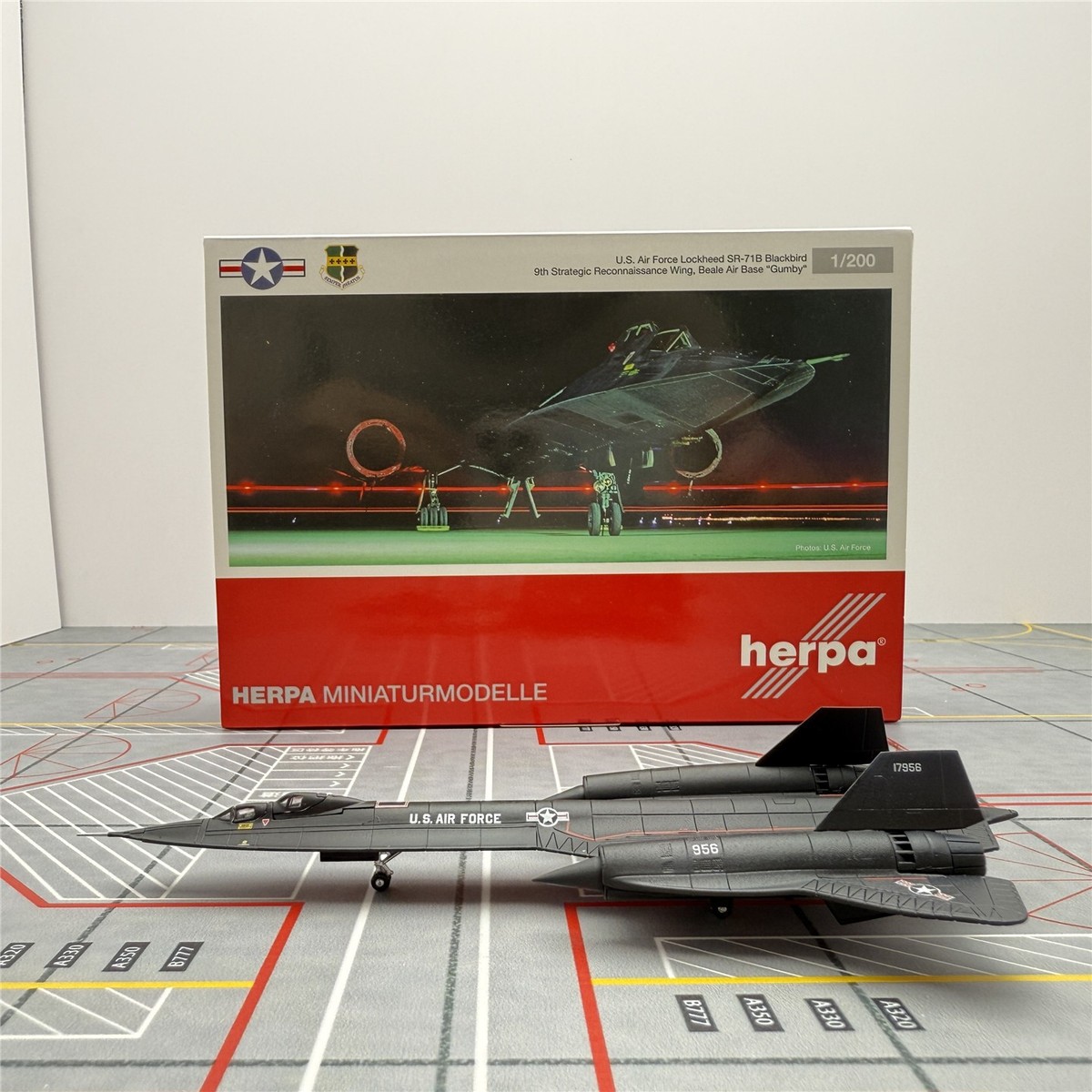 Buy Herpa 1/200 US Air Force, Blackbird SR-71 alloy reconnaissance