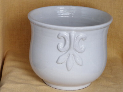 Klassischer CACHE POT ÜBERTOPF mit ORNAMENT Keramik handgetöpfeRT weiß ø 26 cm